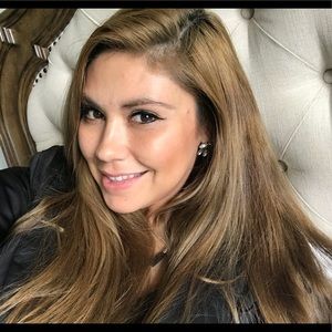 Meet your Posher, Elizabeth